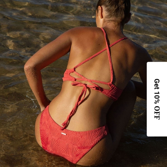 Berlook Red Jacquard U-Ring Cross Back Bikini Set - Picture 5 of 10